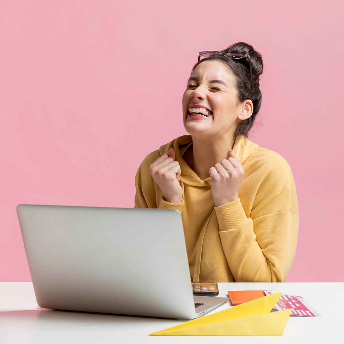 Papaya Global vs. Remotify: The Best Alternative for Freelancer Payments