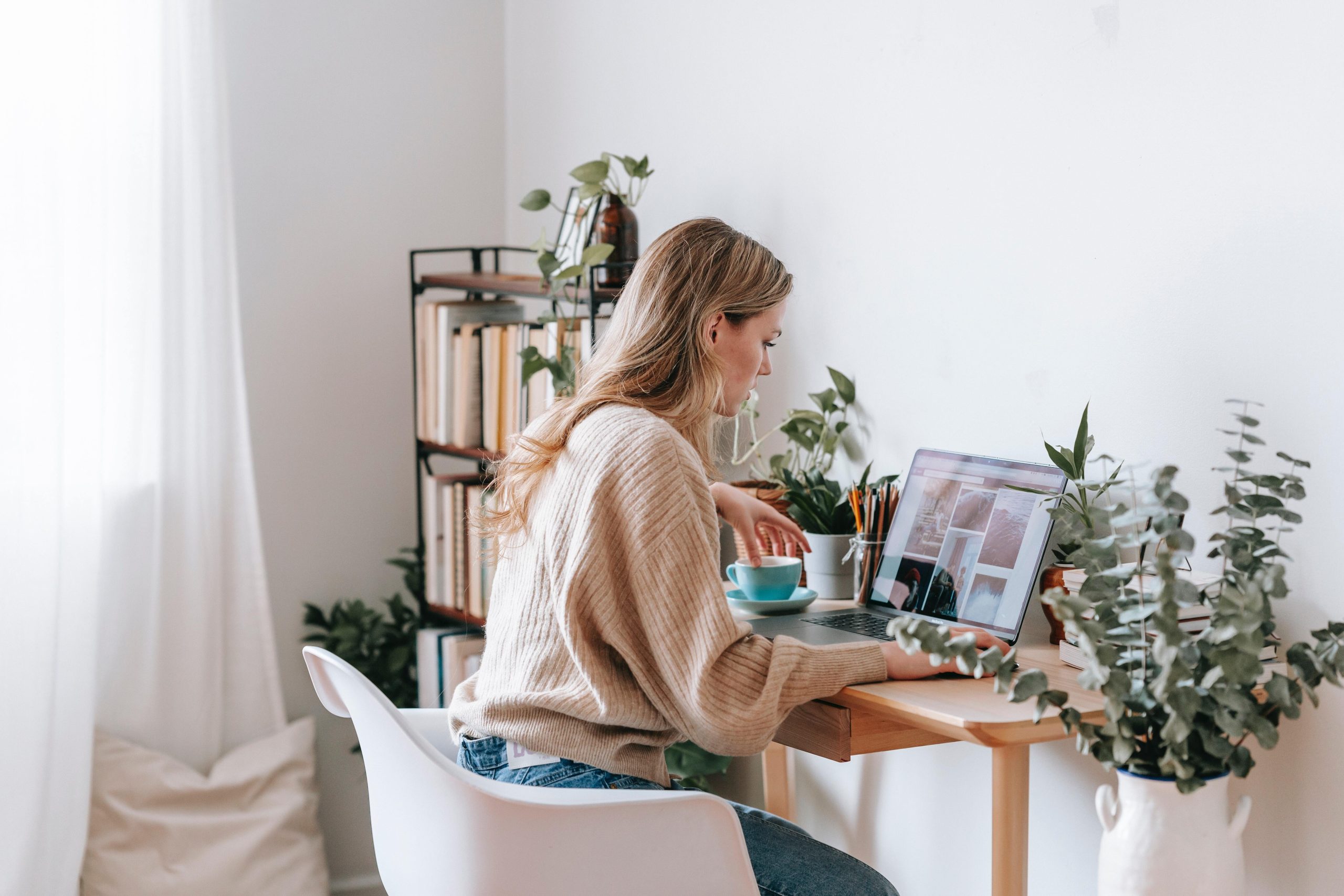 L'énergie est largement utilisée dans les bureaux traditionnels. Cependant, lorsque les employés travaillent à domicile, ils utilisent leurs services publics, ce qui réduit considérablement la consommation d'énergie.