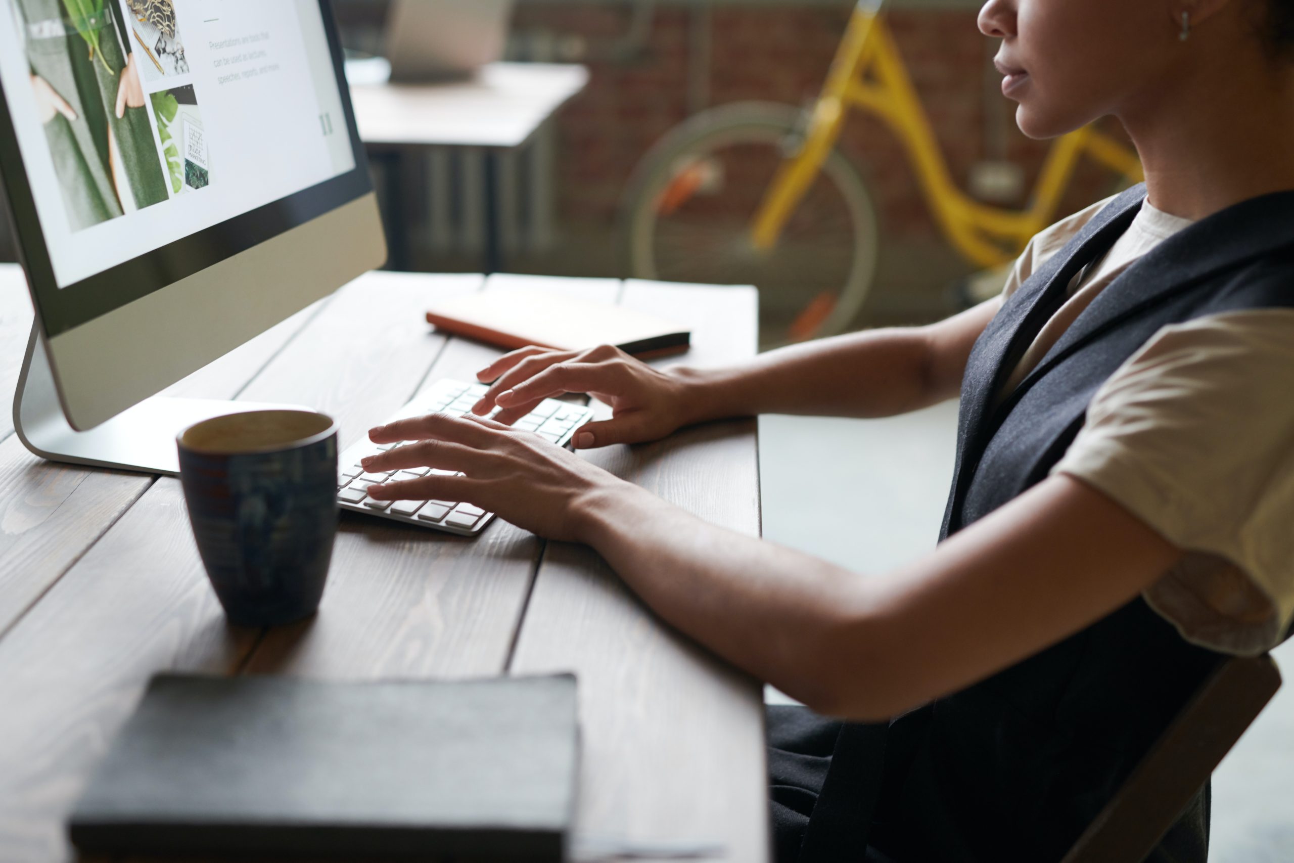 Het gebruik van professionele freelance betalingsplatforms zorgt voor gestroomlijnde, nauwkeurige en op naleving gerichte betalingsprocessen, zodat u zich kunt concentreren op het behalen van zakelijk succes.